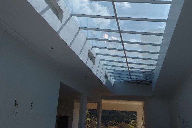 Cobertura de vidro instalada pela BH Glass