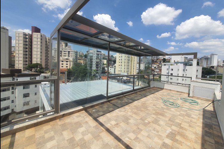 Área gourmet com cobertura de vidro BH Glass